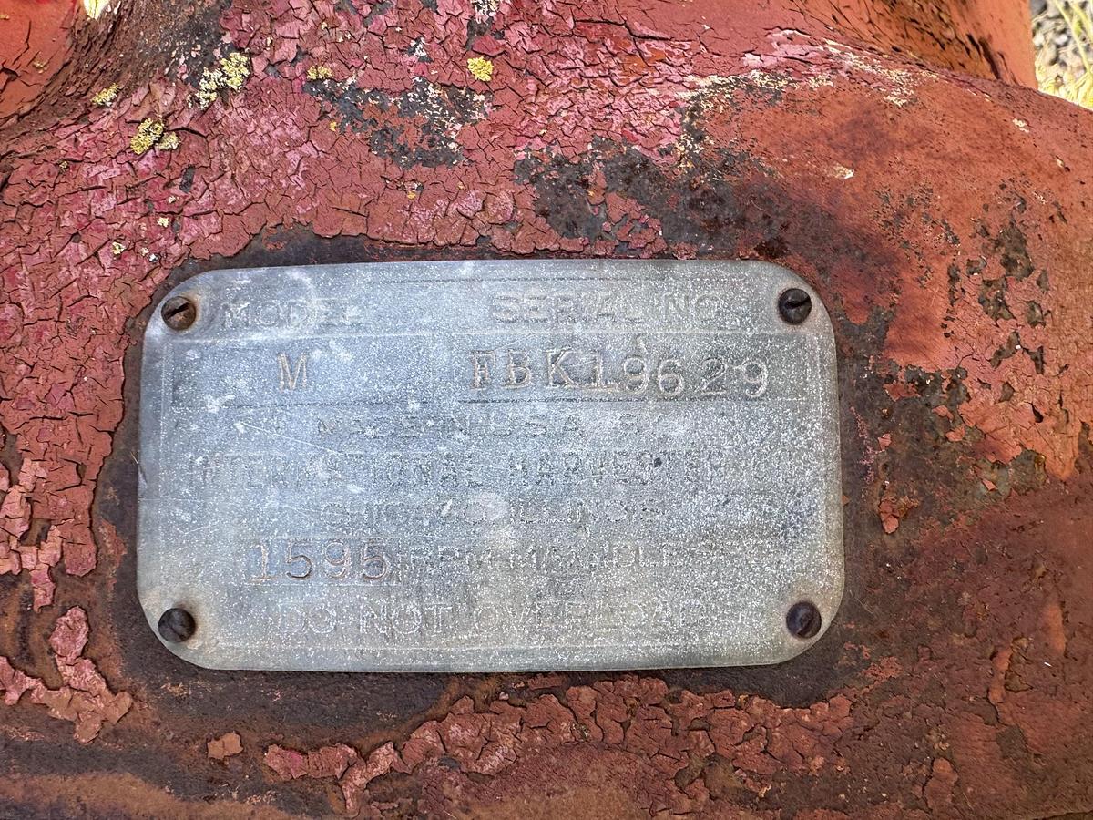 Used 1950 JOHN DEERE M