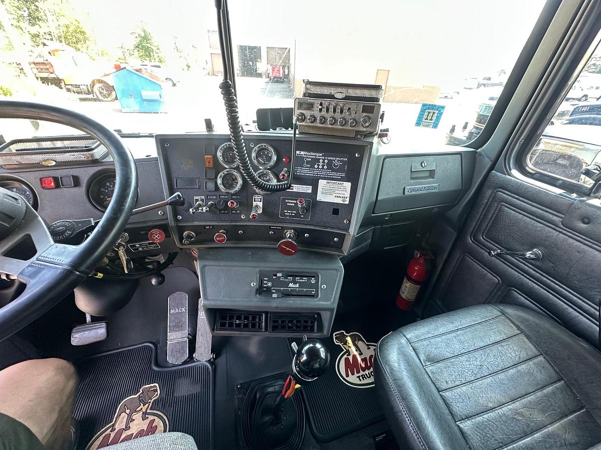 Used 1997 MACK RD688S