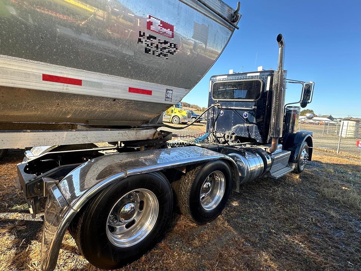 Used 2016 PETERBILT 367