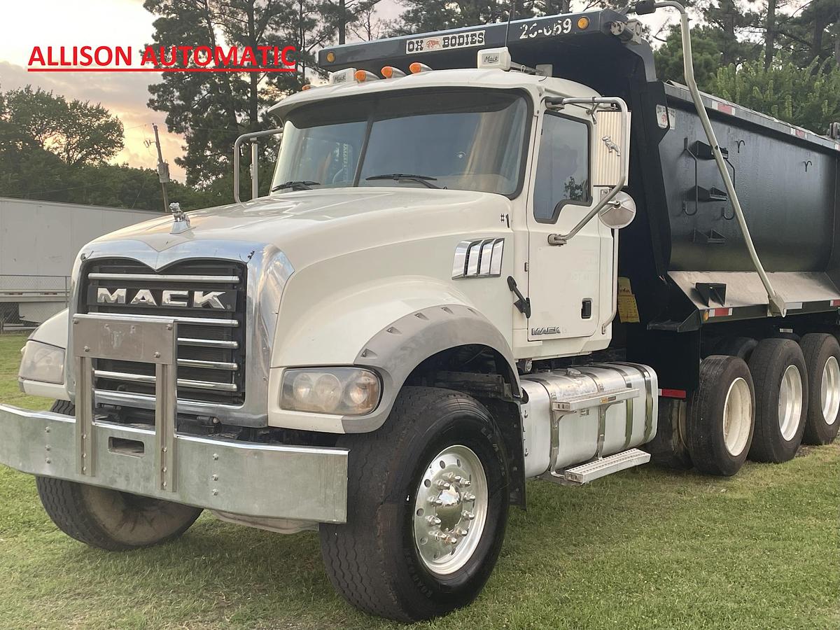 Used 2017 MACK Granite GU713