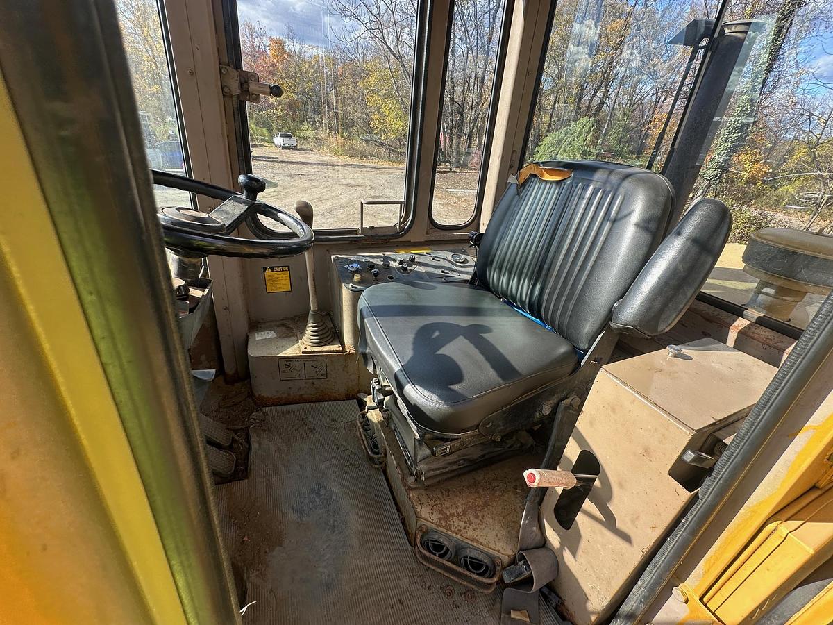 Used 1994 DEERE 444E