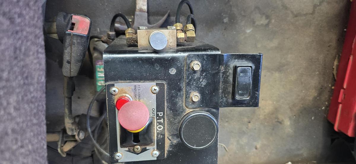 Used 2012 FREIGHTLINER Cascadia