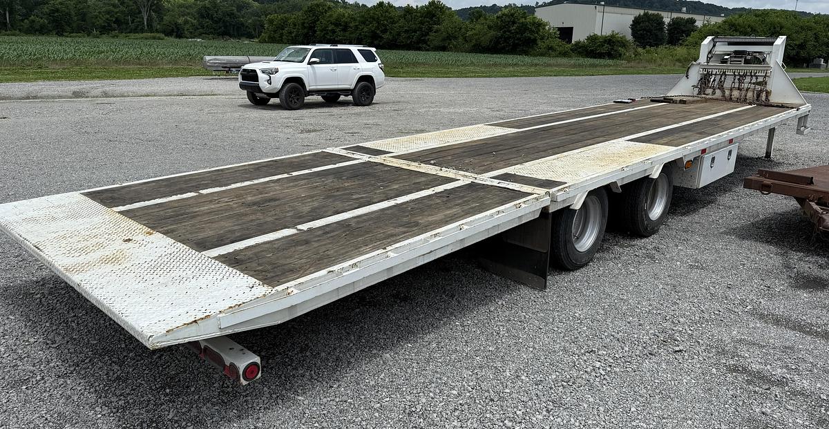 Used 2023 LOAD TRAIL Tandem Lo-Pro Gooseneck