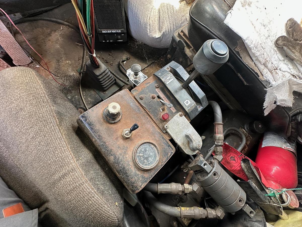 Used 1990 MACK RB688S