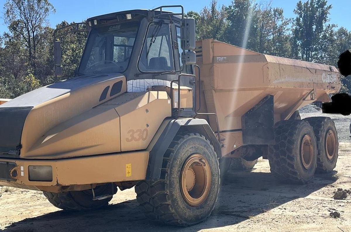 Used 2004 CASE 330