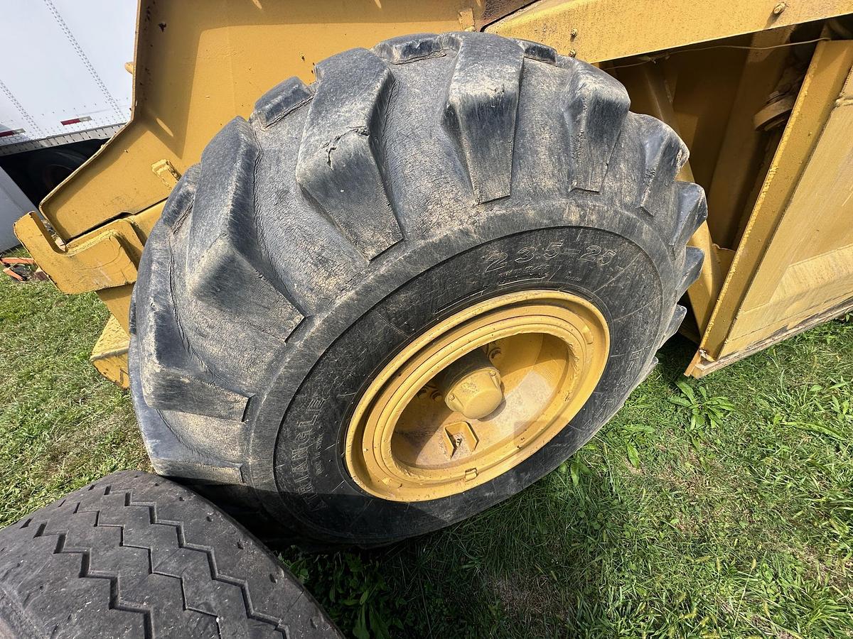 Used 1984 JOHN DEERE 762