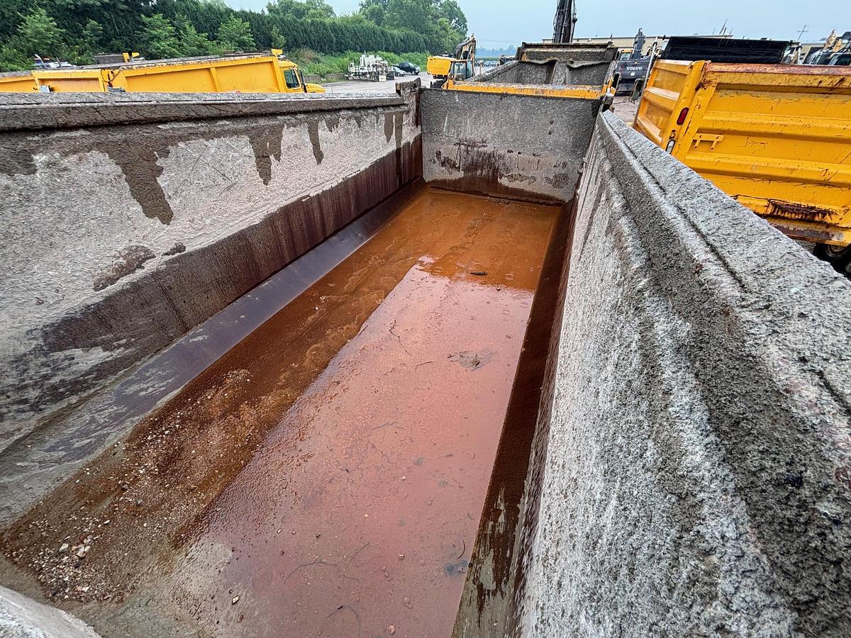 Used 1995 MACK CL713