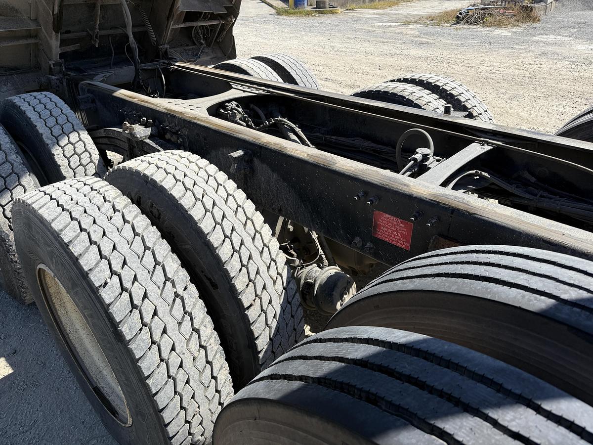 Used 2016 VOLVO VHDNC64RN