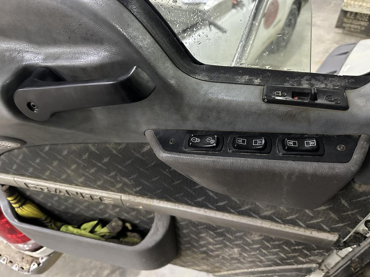 Used 2018 MACK Granite GU713