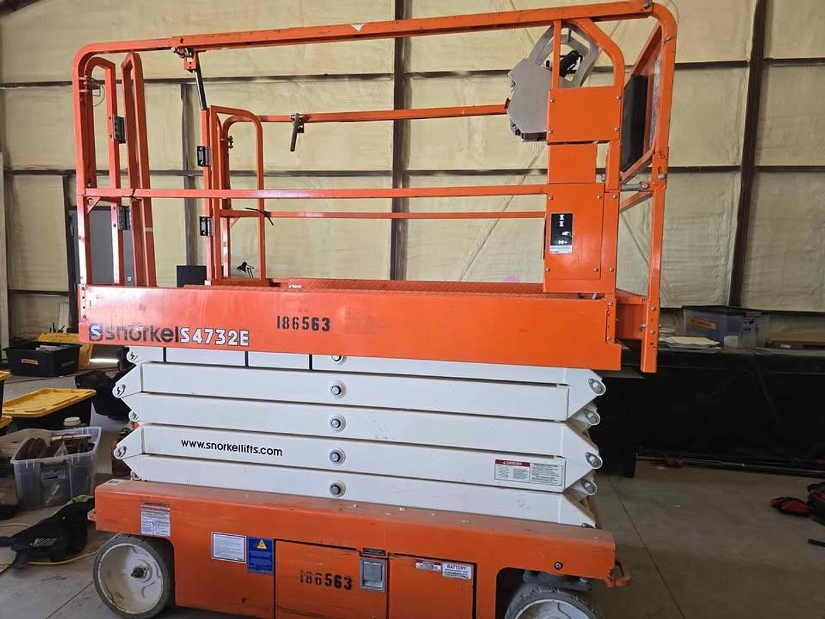 Used 2017 SNORKEL S4732E