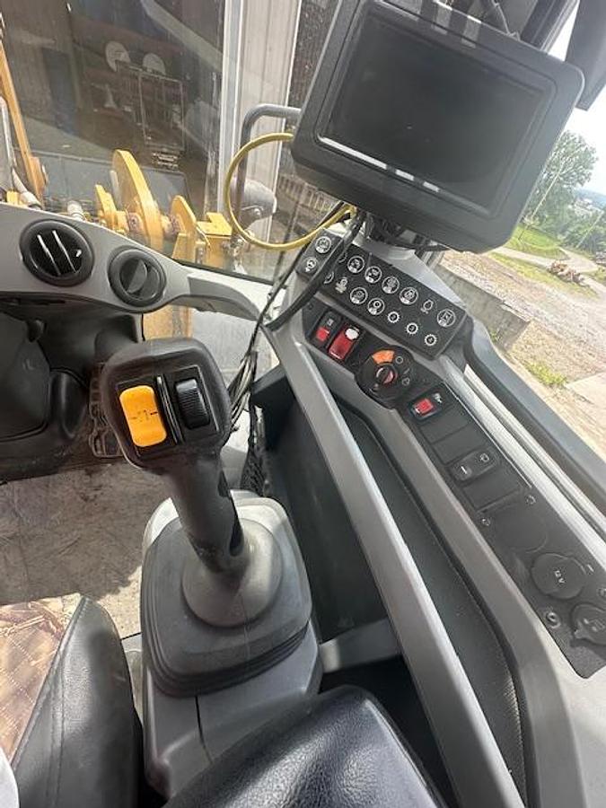 Used 2019 CATERPILLAR 930M