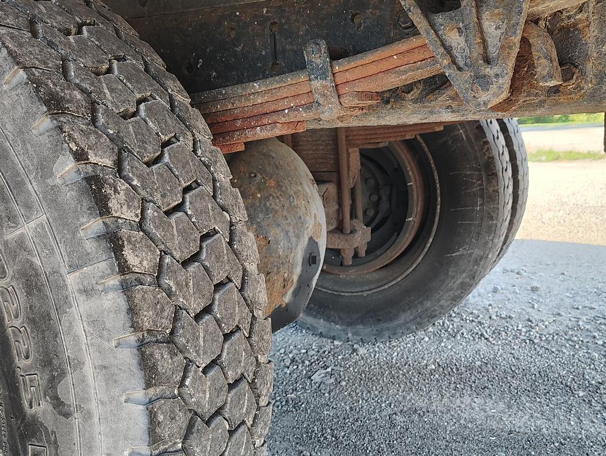 Used 1999 INTERNATIONAL 4700 Low Profile T444E