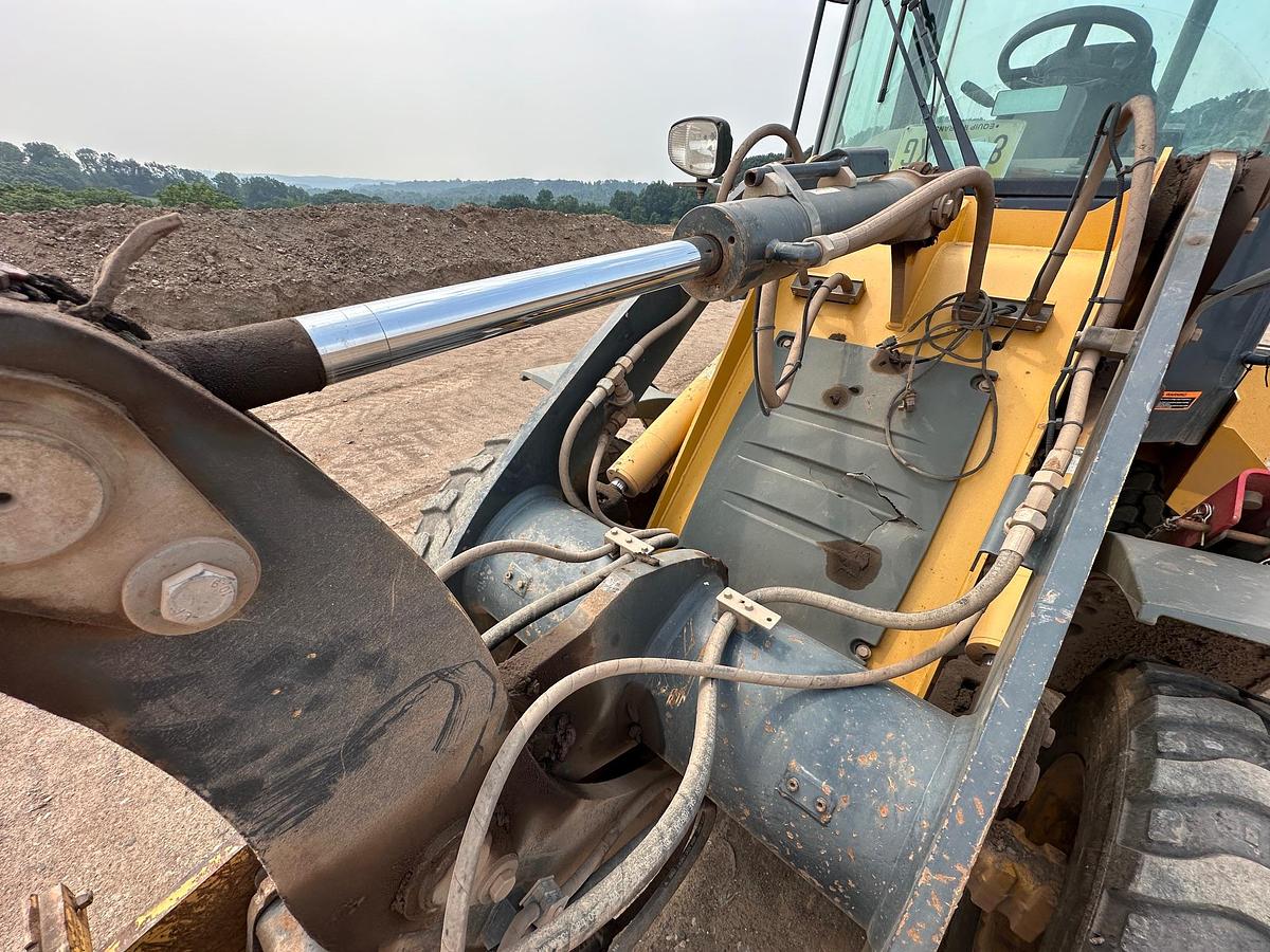Used 2018 DEERE 244k-II