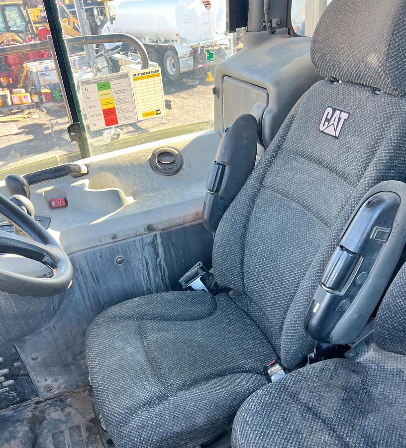 Used 2015 CATERPILLAR 740B