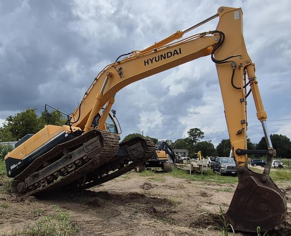 Used 2013 HYUNDAI R380LC-9A