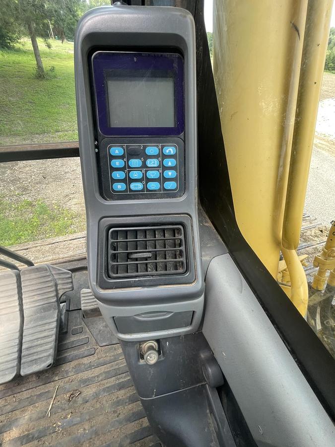 Used 2003 KOMATSU PC200 LC7