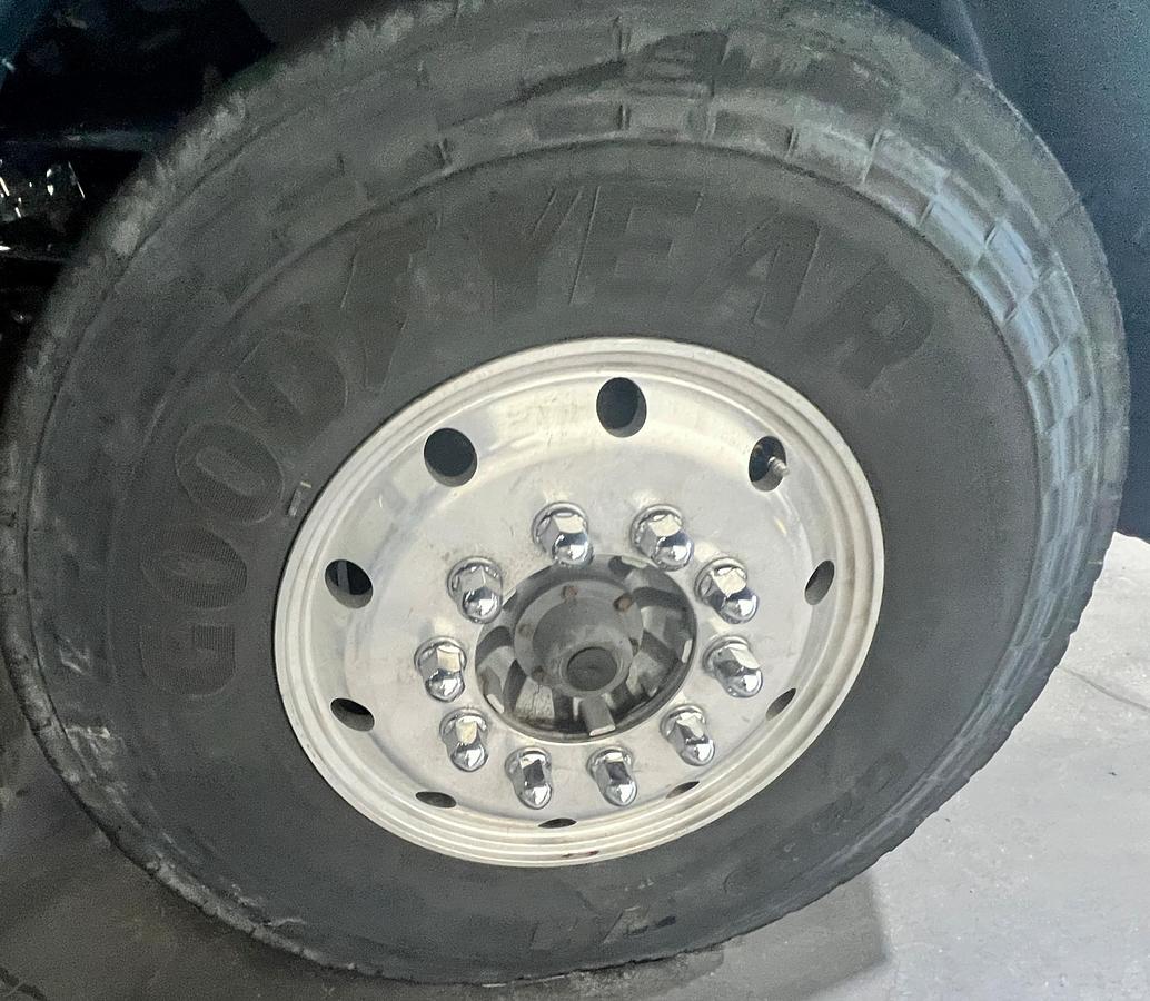 Used 2012 PETERBILT 388 Dump truck