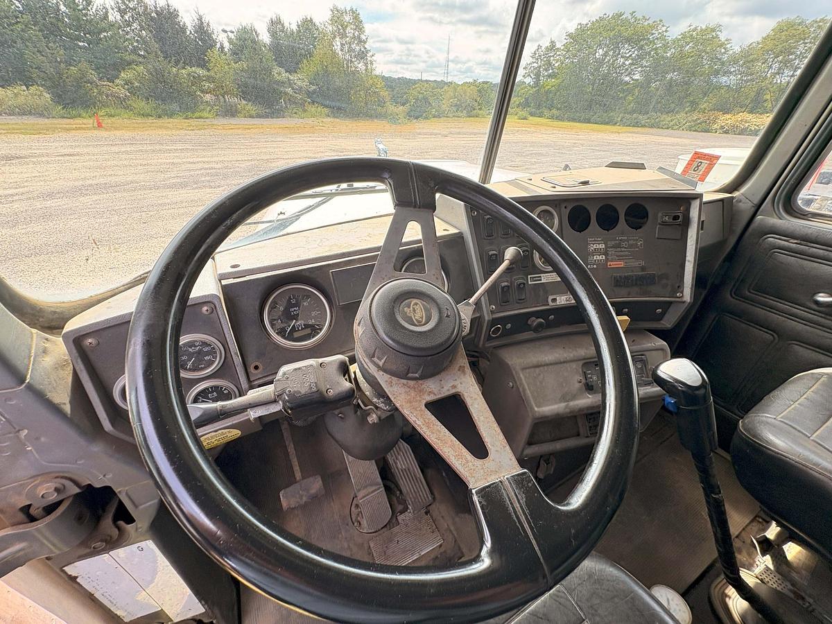 Used 2003 MACK DM 688S