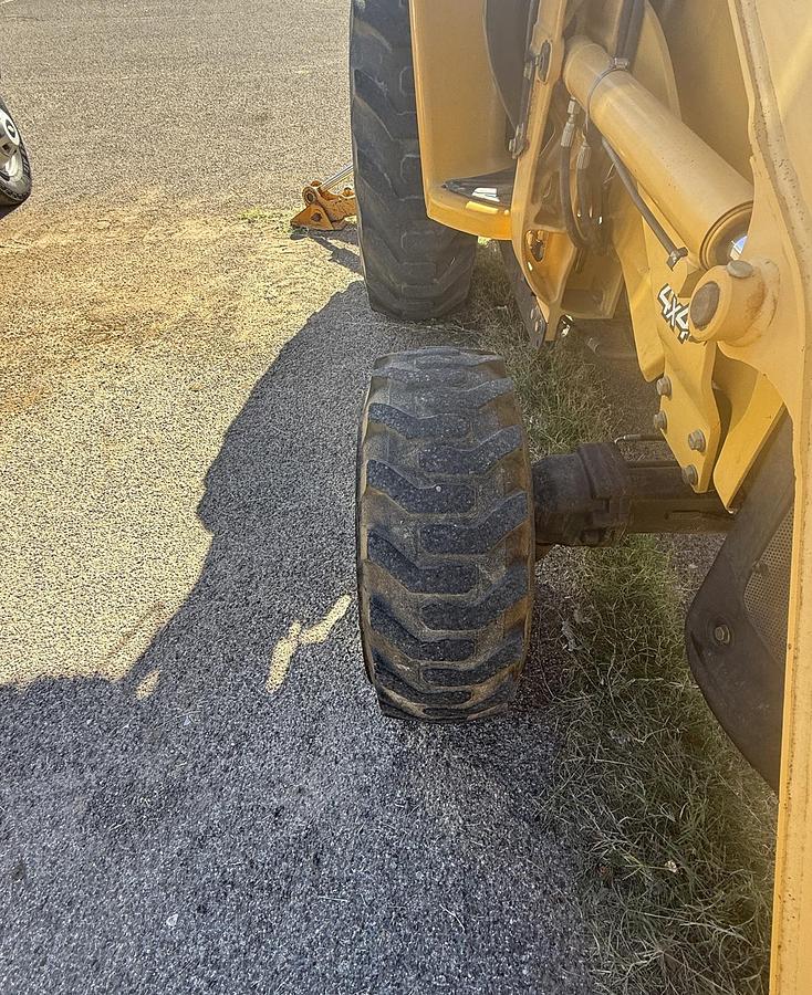 Used 2012 JOHN DEERE 110