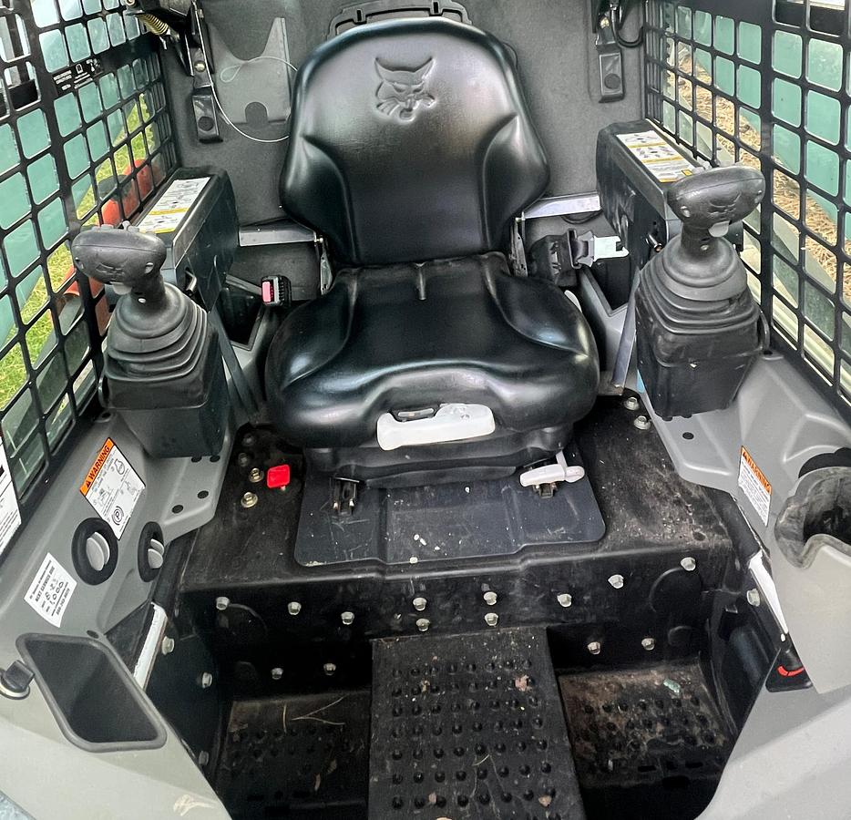 Used 2015 BOBCAT s570