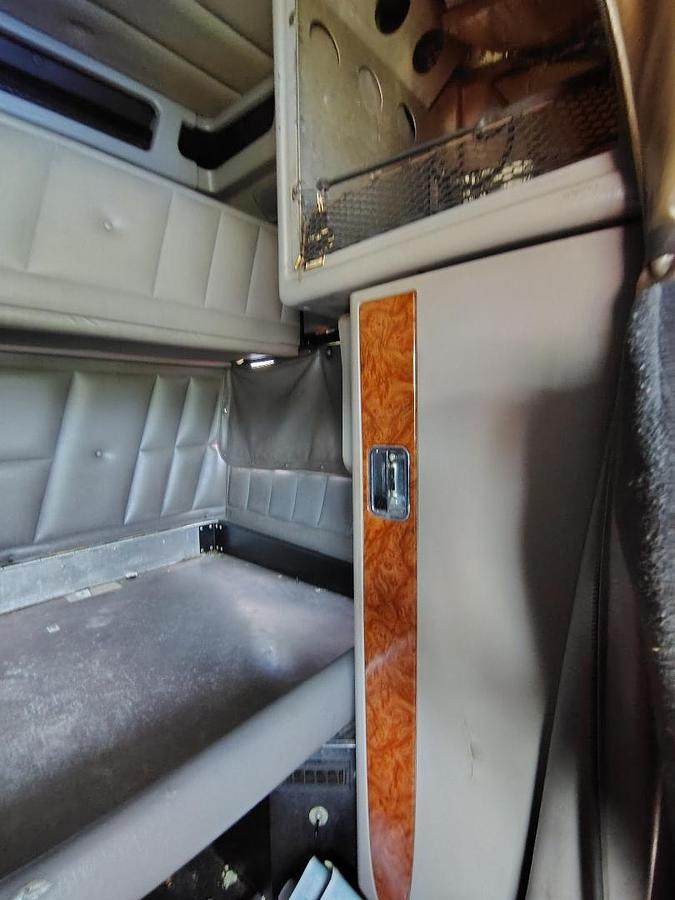 Used 2002 PETERBILT 379