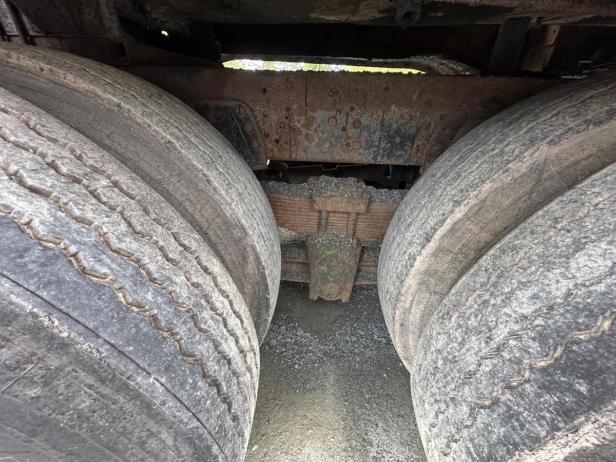 Used 1988 WHITE/GMC Brigadier Oil Distributor