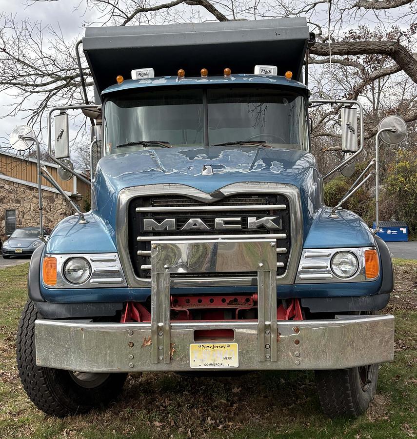 Used 2006 MACK Granite CV713