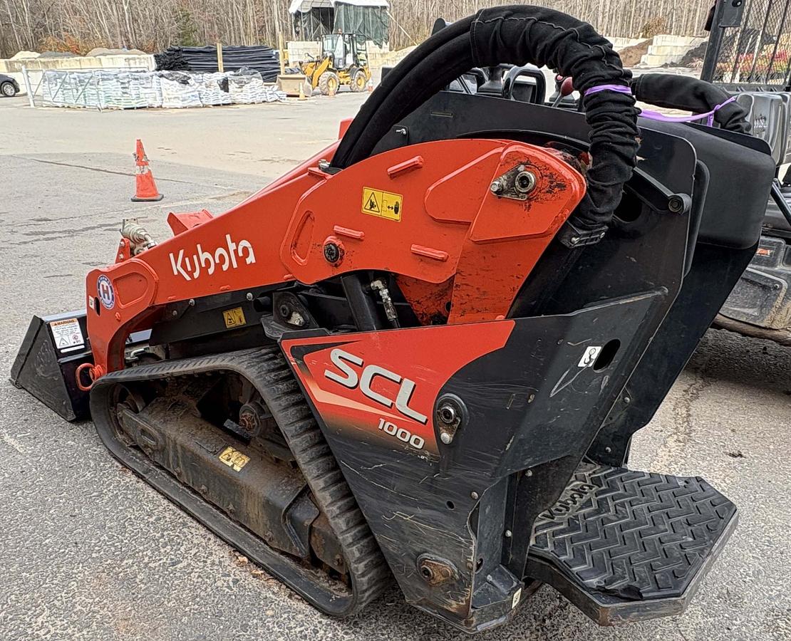 Used 2022 KUBOTA SCL1000