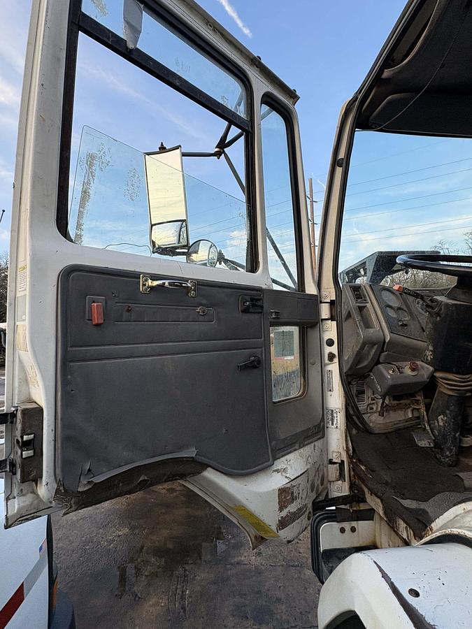 Used 1997 FORD CF8000