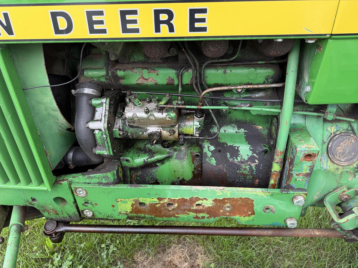 Used 1975 JOHN DEERE 1530