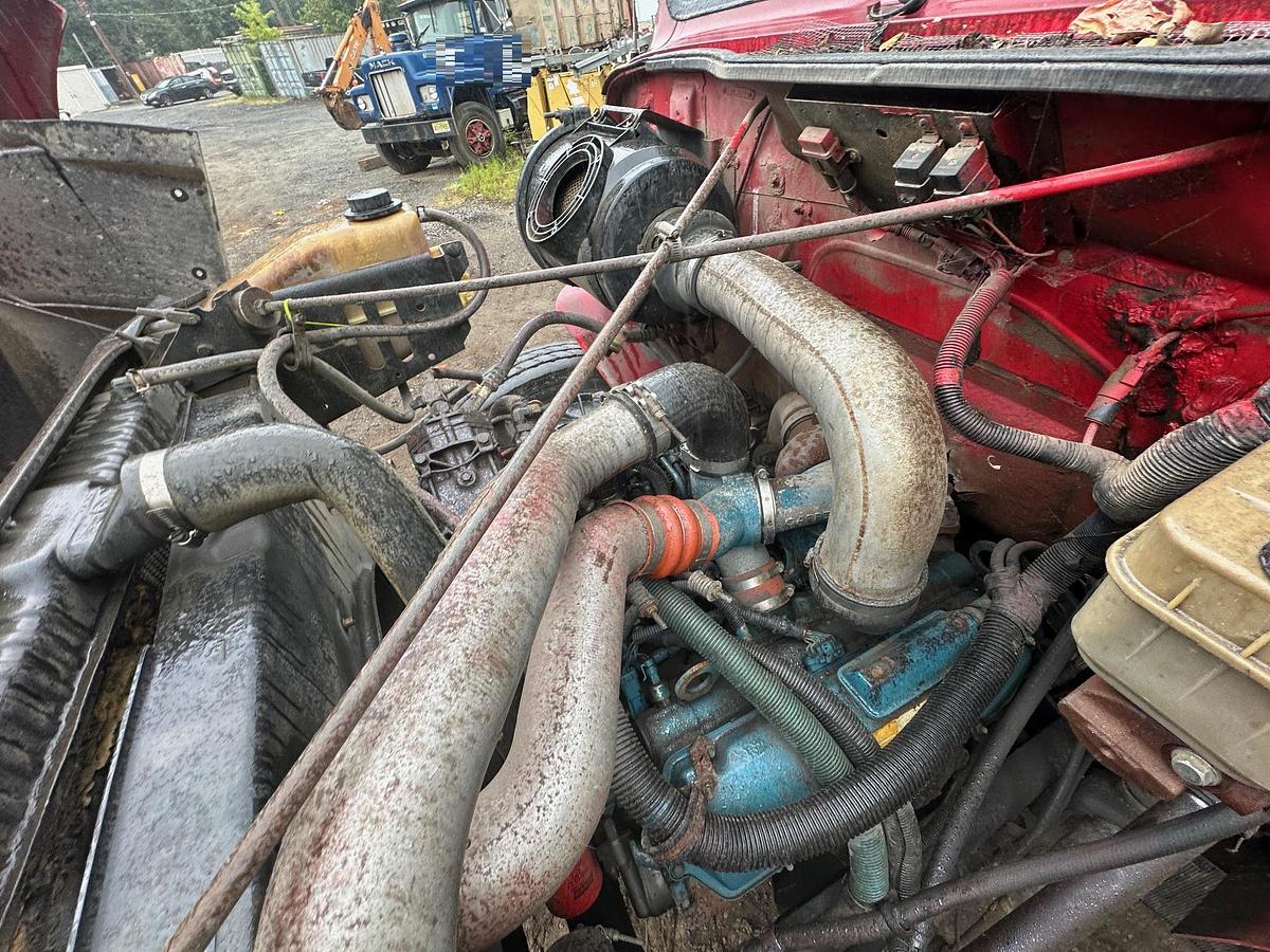 Used 2001 INTERNATIONAL 4700 Service Truck