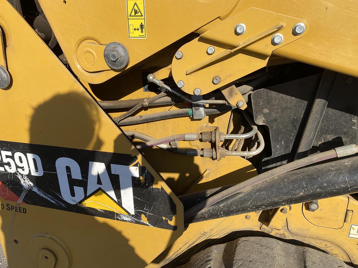 Used 2016 CATERPILLAR 259D