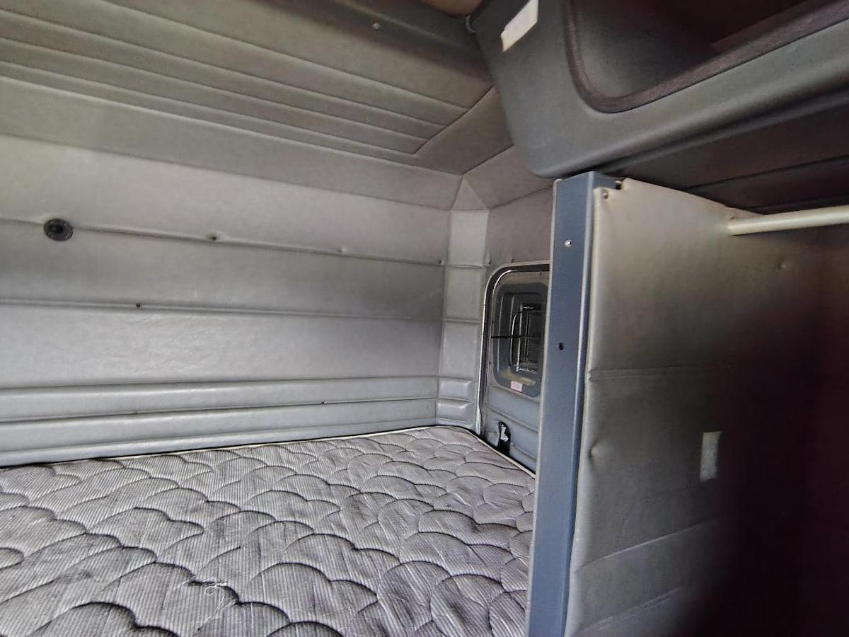 Used 1995 PETERBILT 379