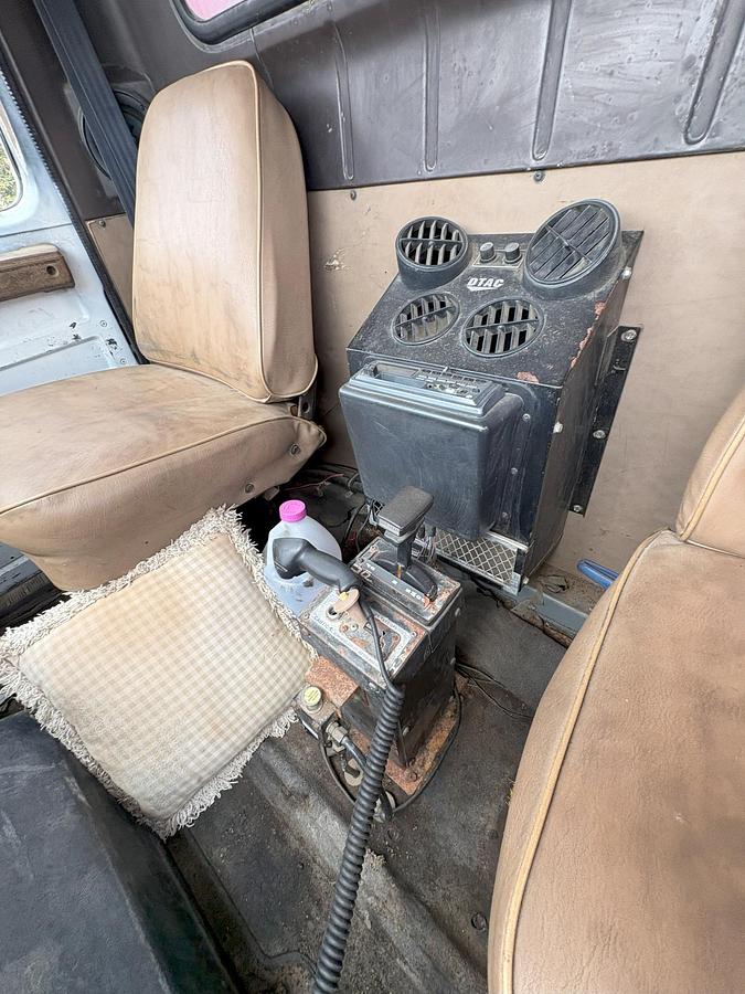 Used 1990 INTERNATIONAL 4900