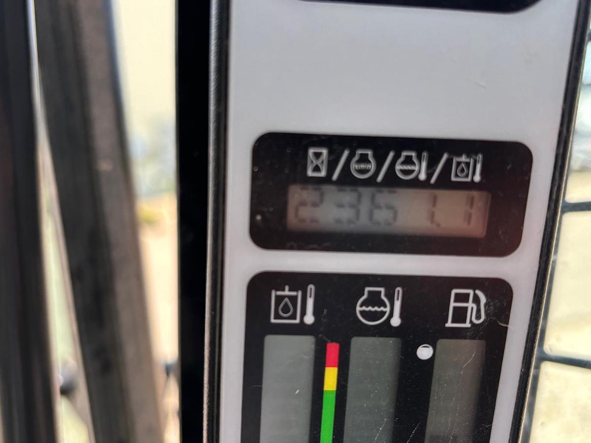 Used 2018 NEW HOLLAND L228