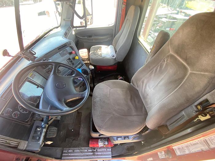 Used 2008 FREIGHTLINER Columbia