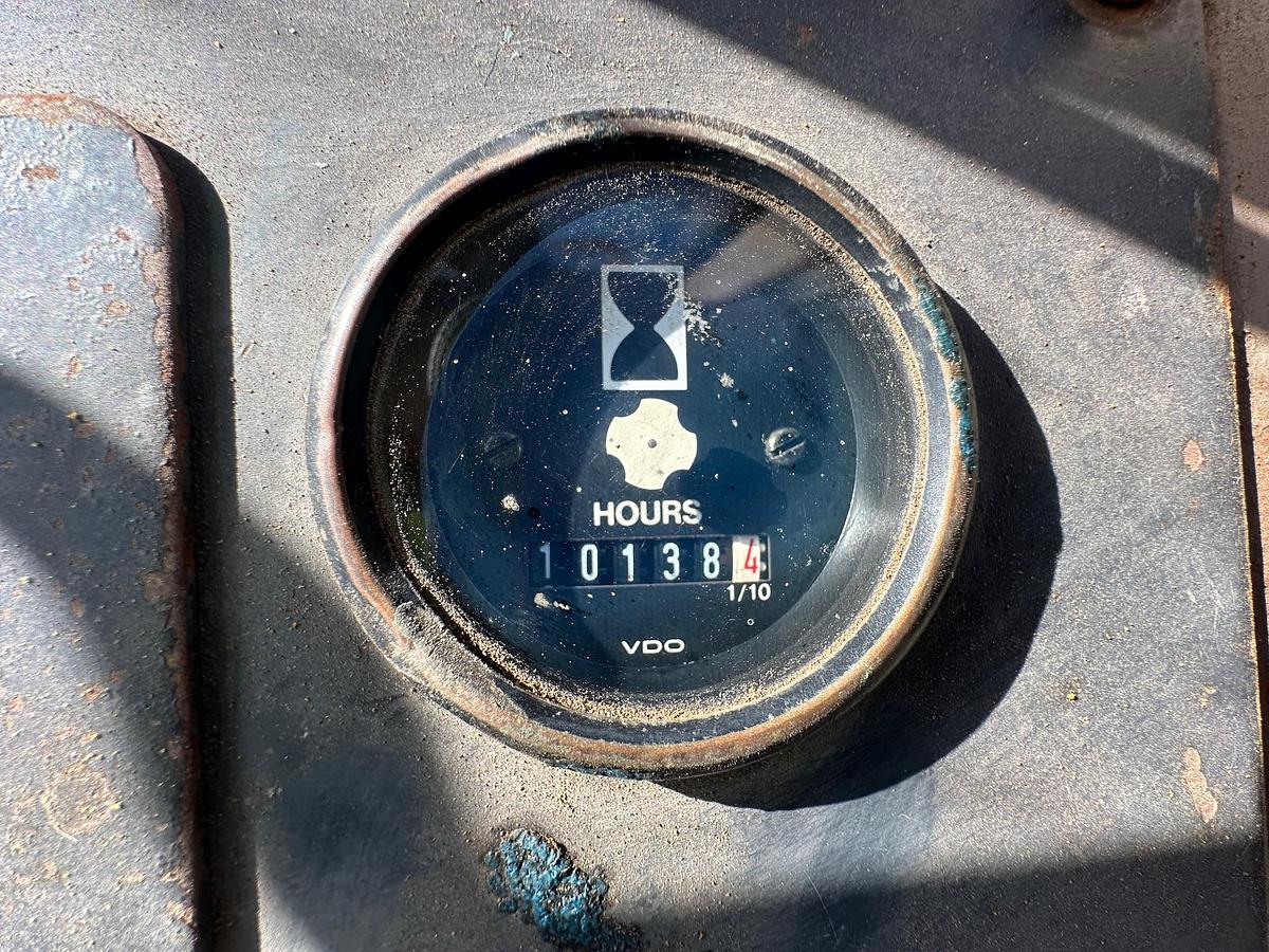 Used 1994 DEERE 444E