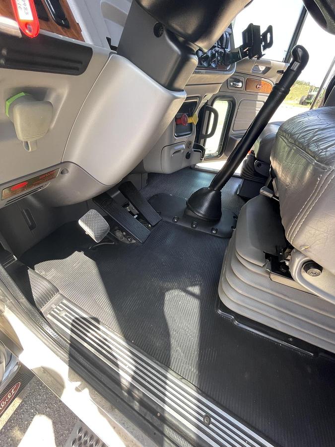 Used 2008 PETERBILT 388