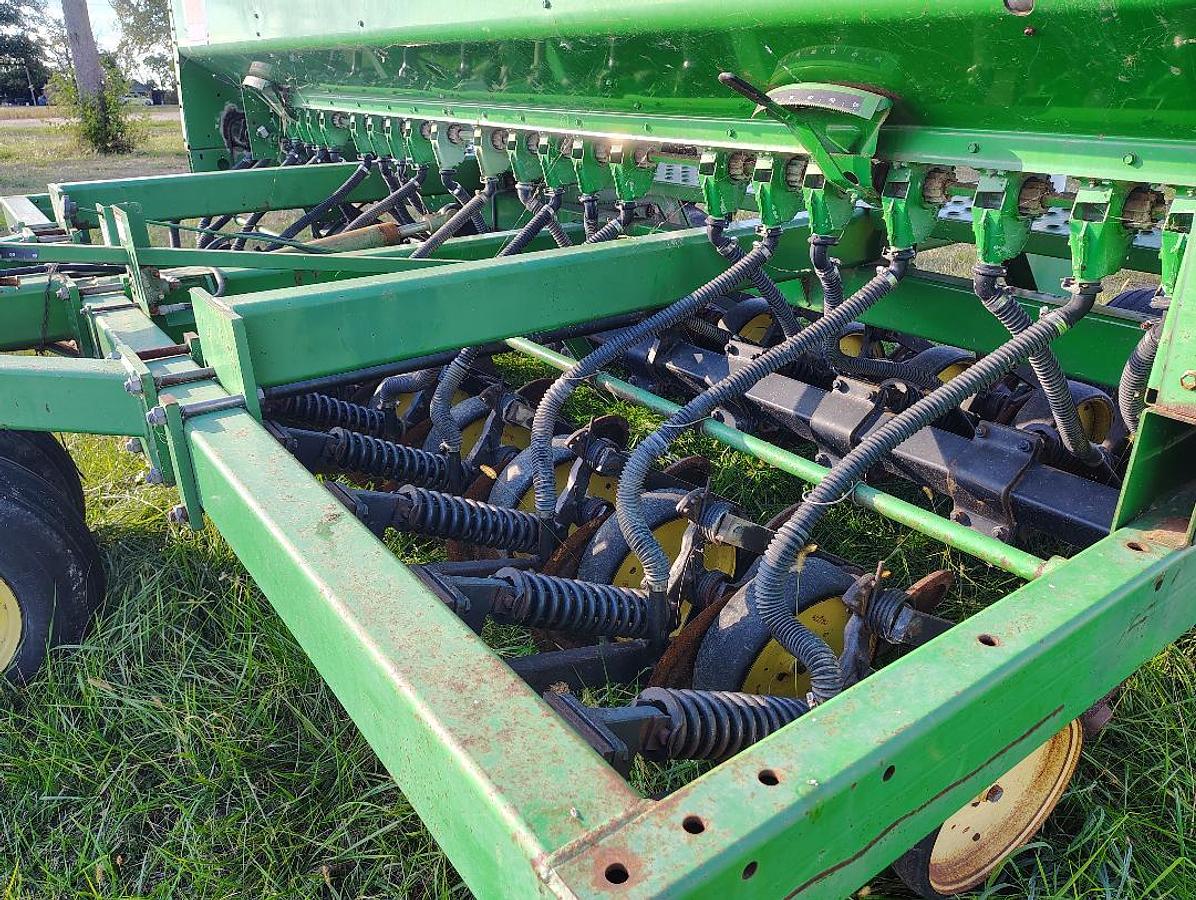 Used 1987 JOHN DEERE 750 Grain Drill