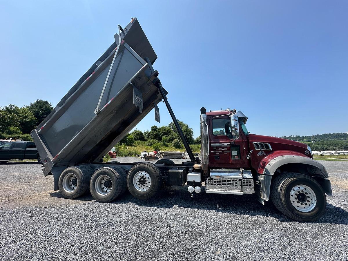 Used 2020 MACK Granite GR64F