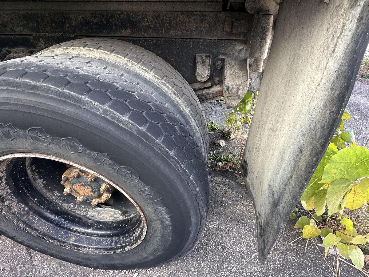 Used 2004 KENWORTH T300