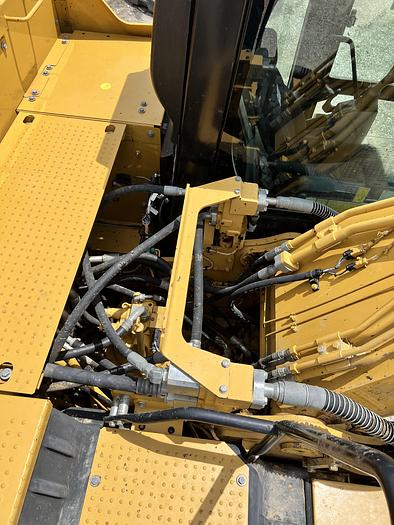 Used 2018 CATERPILLAR 323