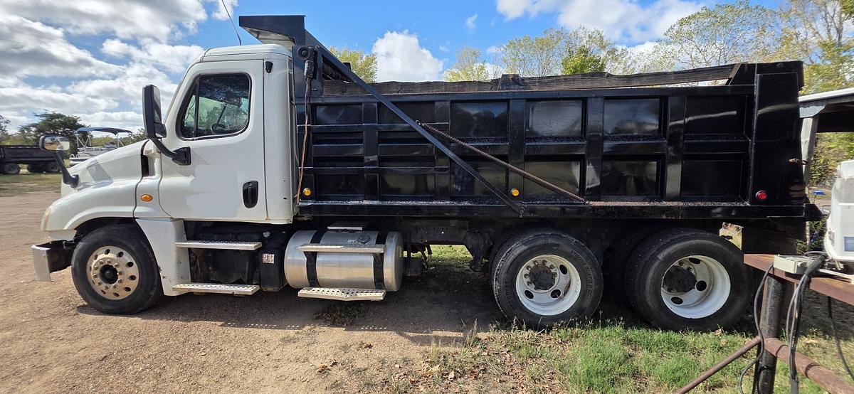 Used 2012 FREIGHTLINER Cascadia