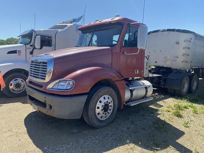 Used 2008 FREIGHTLINER Columbia