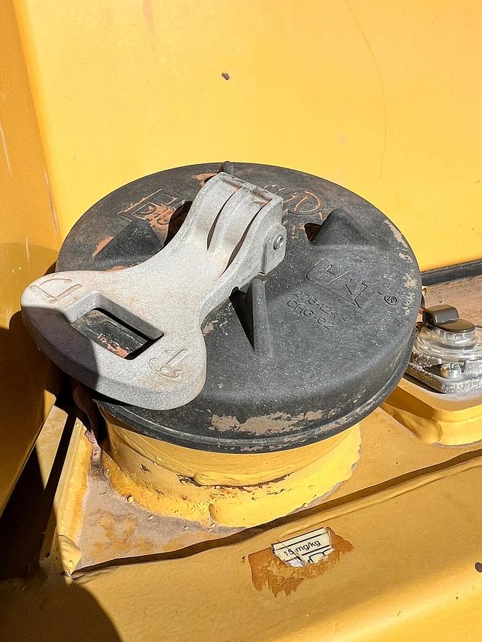 Used 2011 CATERPILLAR 740B Ej