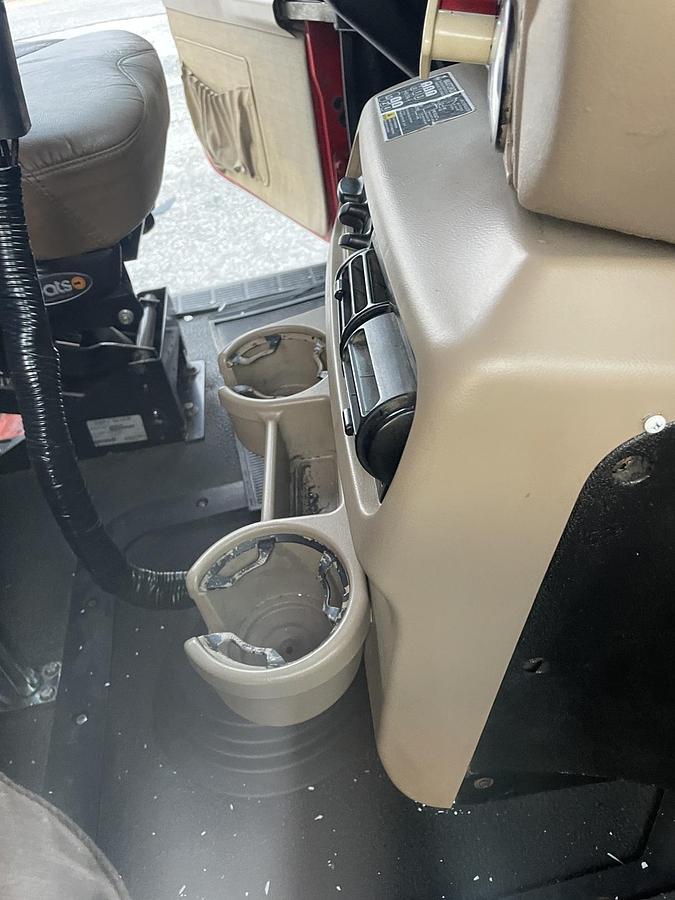 Used 2001 MACK CHU613