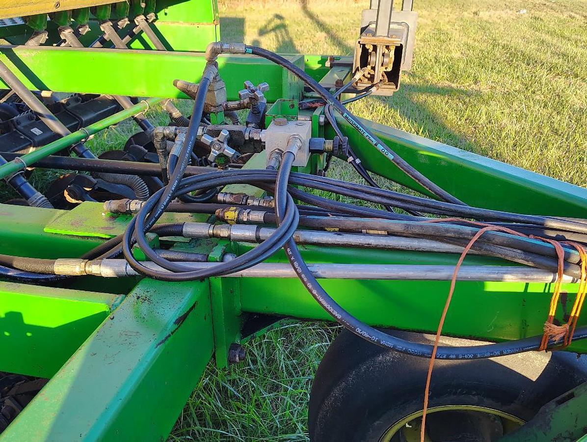 Used 1992 JOHN DEERE 750 Grain Drills