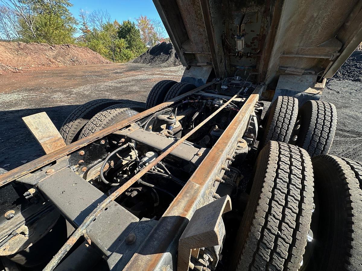 Used 2016 PETERBILT 365