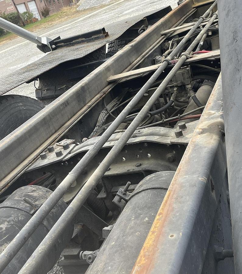 Used 2001 MACK RD688s Roll Off