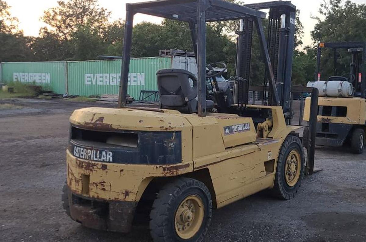 Used 0 CATERPILLAR GP40